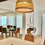 Luxurious With Heated Pool And Ocean Views