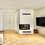 Βίλα Luxurious With Heated Pool And Ocean Views
