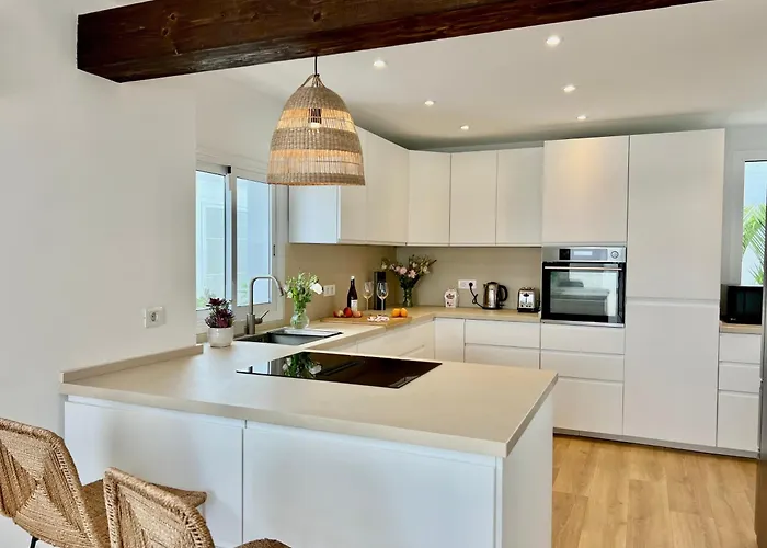 Luxurious With Heated Pool And Ocean Views Βίλα *