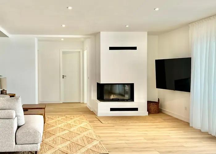 Βίλα Luxurious With Heated Pool And Ocean Views