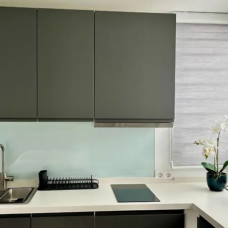 Luxurious With Heated Pool And Ocean Views Villa *