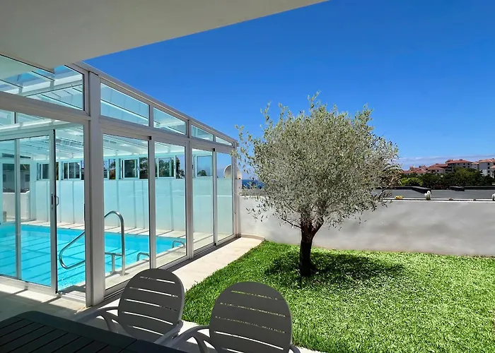 Luxurious With Heated Pool And Ocean Views