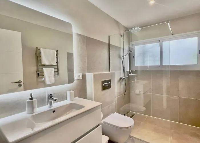 Villa Luxurious With Heated Pool And Ocean Views