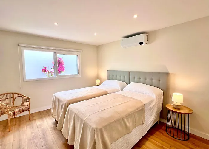 Luxurious With Heated Pool And Ocean Views Villa Puerto de la Cruz